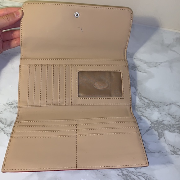 Guess Clutch Leather Wallet with Embossed Logo - Picture 4 of 10